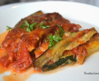 Italialainen munakoiso-kesäkurpitsavuoka (Parmigiana di melanzane e zucchine)