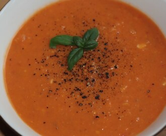 Bataatti-tomaattikeitto