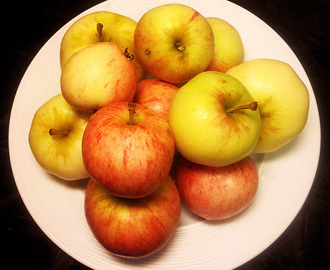 Omenapiirakka ja vaniljakastike - Mammas äppelpaj