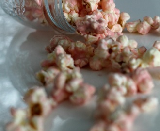 Vaaleanpunaiset suklaapopcornit