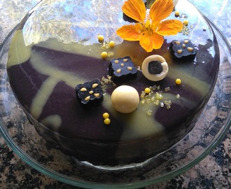 Lemon Liquorice Cheesecake + Mirror Glaze