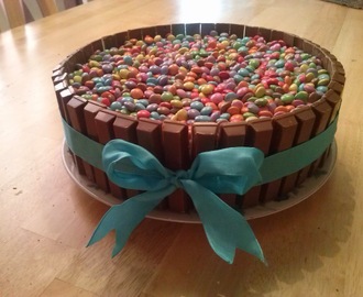 KitKat Cake