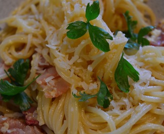 Pasta Carbonara - kiireisen torstain ruoka