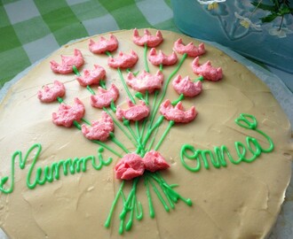 Äitienpäivän Red Velvet-kakku