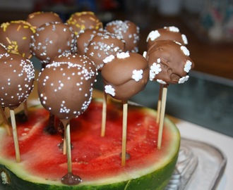 Cake pops - kakkutikkarit