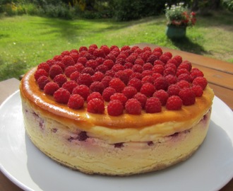 Vadelmainen juustokakku/ Cheesecake With Rasberries (20 cm)