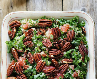 Kvinoa-lehtikaalisalaatti  / Quinoa kale salad