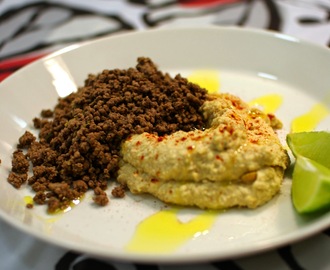 Hummus ja marokkolainen jauhelihapaistos