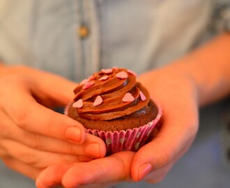 Ystävänpäivän suklaa-cupcaket