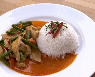 Herkullinen thaimaalainen Panang curry lämmittää