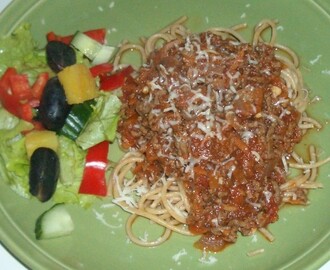 Bolognesekastike kera spagetin