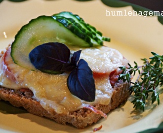 Urteduftende ostesmørbrød