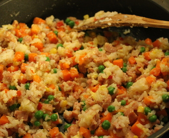 Stekt ris med skinke
