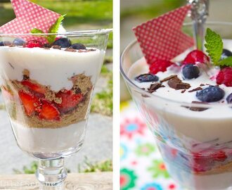 17 mai bærdessert med mørk sjokolade og vaniljesmak.