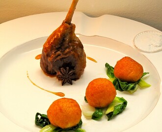 Andeconfit med pommes noisettes og appelsinsaus