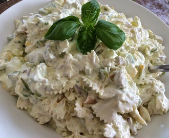 Kjempegod pastasalat med avocado og fetaost