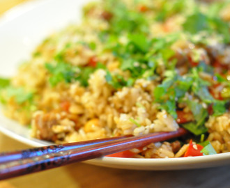 Enkel egg fried rice for en mandag ettermiddag