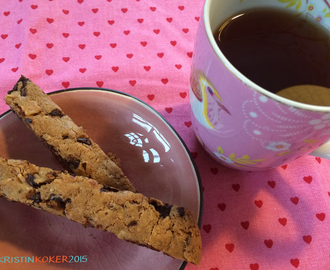 Biscotti med mandler, appelsin, sjokolade og tranebær