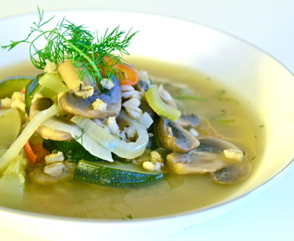Høstsuppe med sopp og byggryn