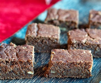 Glutenfri kake med valnøtter og mandarin