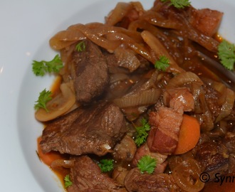 Boeuf bourguignon (Oksegryte med rødvin)