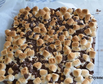 Brownies med marshmallows og peanøtter