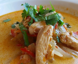 THAI KYLLINGSUPPE MED RØD CURRY