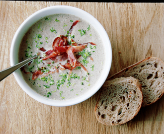 kremet soppsuppe med sprøstekt bacon