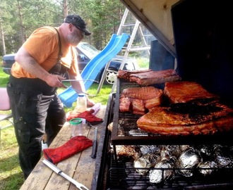 Ribbe på grillen