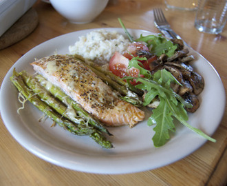 Dinner idea: salmon with cheesy aspargus
