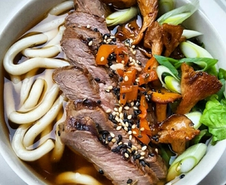 Biffsuppe med sopp og udon nudler