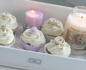 Vanilla Satin Roses Cupcakes