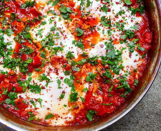 Shakshuka (Egg i tomat- og paprikasaus)