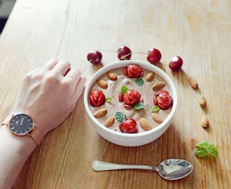 Time to Eat a Delicious Chocolate Cherry Smoothie Bowl!