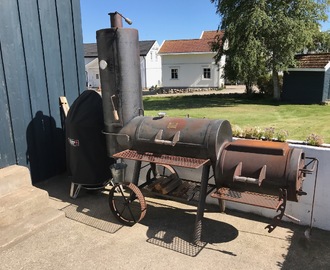 Oiling the offset smoker