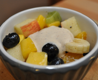 Fruktsalat med vaniljerømme
