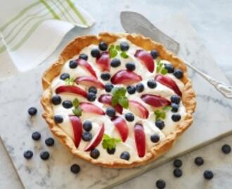 Dessertpai med nektarin og blåbær