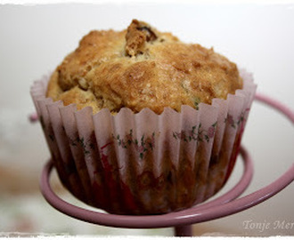 Muffins med soltørka tomater og fetaost.