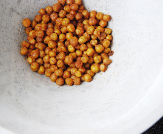 hjemmeristede kikerter med chili og honning