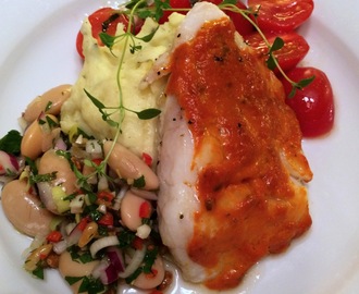 Ovnsbakt torsk med pesto og spicy bønnesalat