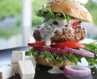Hamburger med fetaost – gresk vri