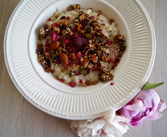 Quinoa porridge with homemade granola