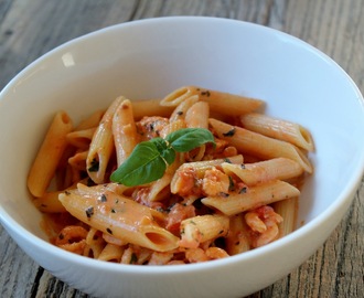 Pasta med reker i fløtesaus