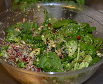 Jernrik salat med spinat og brokkoli