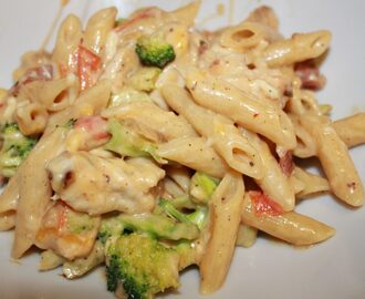 Kremete kylling, bacon og brokkoli pasta