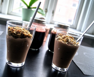 Sjokolade, bringebær og banan smoothie