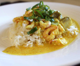 Currygryta med torsk & räkor
