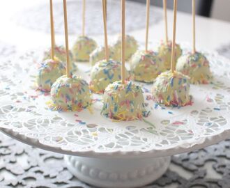 Cake pops fyllda med kladdkaka