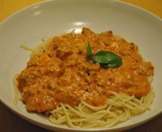 Spaghetti köttfärssås med fetaost