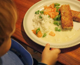 mandelpanerad torsk med ärtris och citronsås